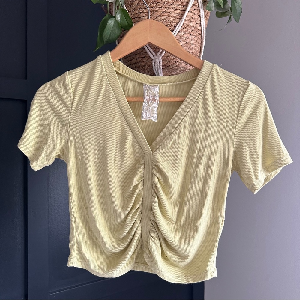 Sadie & Sage Ruched V-Neck Short Sleeve Top - Soft Yellow